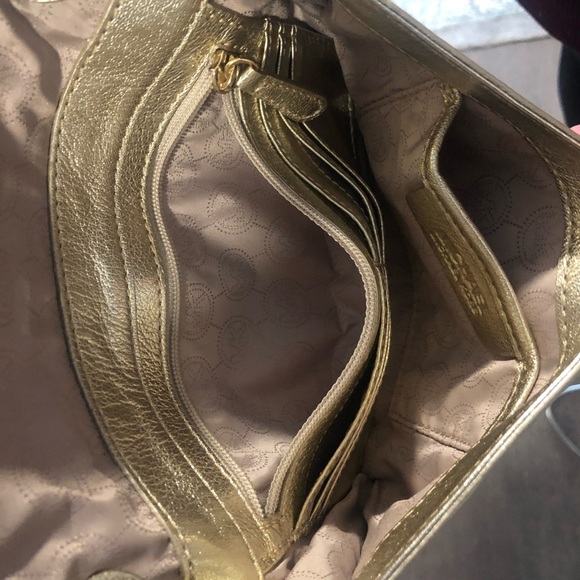 Gold Michael Kors clutch with handle - Picture 5 of 5